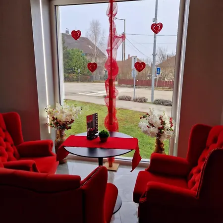 Becs Panzio Bed & Breakfast 4*