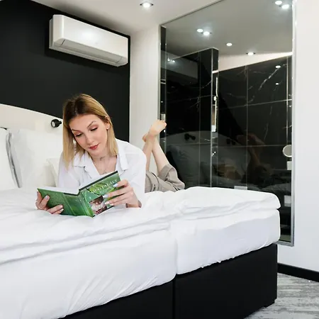 Becs Panzio Bed and Breakfast Lenti